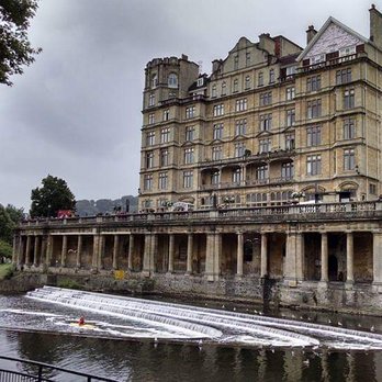 Pulteney Bridge - stunning architecture - Landmarks & Historical Buildings Near Me - Bath, BAS
