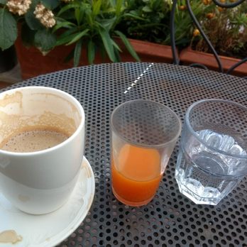 Hotel Cinquantatre - Enjoying breakfast beverages on the terrace - Hotels Near Me - Rome, RM