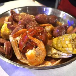 Red Crab Juicy Seafood - Weekend Boil