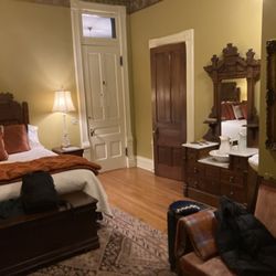 Shakespeare Chateau Inn Bed & Breakfast