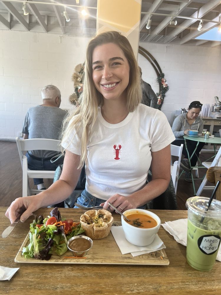 Shake Your Bon Bon Logo