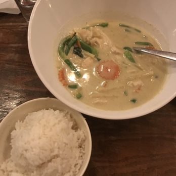 C'est Bien Thai - Green Curry Chicken - great flavors and light! - Thai Near Me - Chicago, Illinois