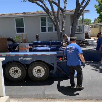 Louie's Central Coast Movers - Louie and his hardworking team - Movers Near Me Louie's Central Coast Movers - Louie and his hardworking team - Movers Near Me