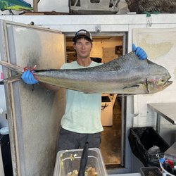 Kona Seafood Market - Soya and his fish