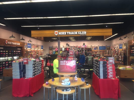 Finish Line 8001 S Orange Blossom Trl Ste 670 Orlando Fl Shoe Stores Mapquest