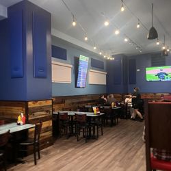 Woody’s Roadside - Seating areas