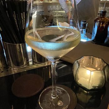 Fontenay Bar - Sauvignon Blanc from New Zealand - Bars Near Me - Hamburg, HH