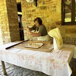 The Italian on Tour - Auntie making pasta