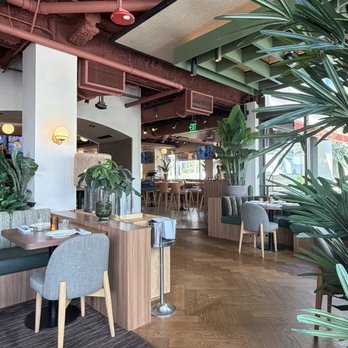 Grand Public - Interior - American Near Me - Miami, Florida