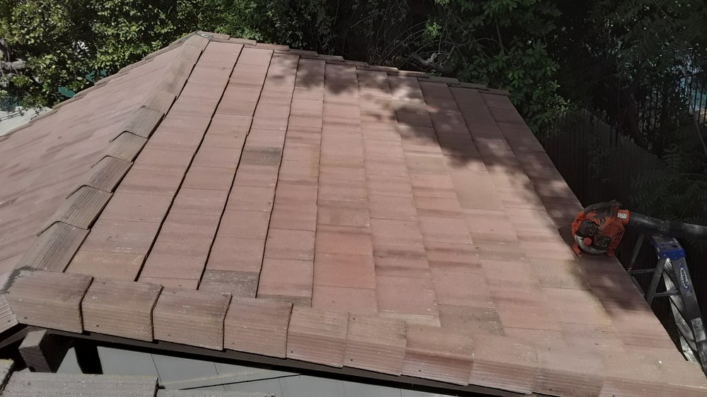 Slide of Quinn Bro's Roofing