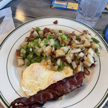 Lumberjacks Restaurant - Senior two egg and bacon (added onion and bell pepper to the potatoes for .50) - Diners Near Me - Redding, California