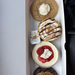 4 pack of cookies