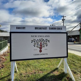 New England Cider Donuts - Signage - Donuts Near Me - Ludlow, Vermont