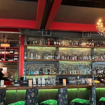 Bites & Bubbles - Bar area - Wine Bars Near Me - Orlando, Florida