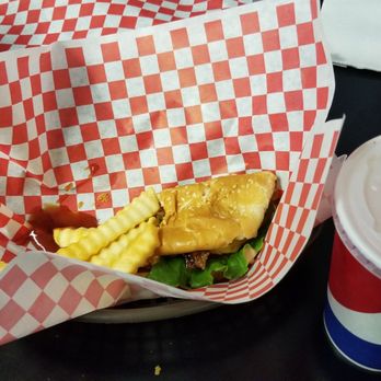 The Drive In - Splitting a bacon cheeseburger - Burgers Near Me - Condon, Oregon The Drive In - Splitting a bacon cheeseburger - Burgers Near Me - Condon, Oregon
