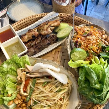 Nok’s Kitchen - Papaya salad #4 - BBQ Mix combo Crispy Rice Salad (Nam Khao) - Laotian Near Me - Westminster, California Nok’s Kitchen - Papaya salad #4 - BBQ Mix combo Crispy Rice Salad (Nam Khao) - Laotian Near Me - Westminster, California