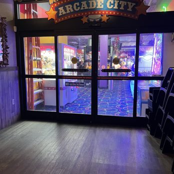 Timberwood Grill - Arcade city entrance from the restaurant - Burgers Near Me - Pigeon Forge, Tennessee Timberwood Grill - Arcade city entrance from the restaurant - Burgers Near Me - Pigeon Forge, Tennessee