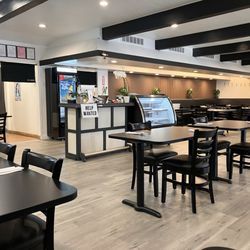 Dining area - very clean!