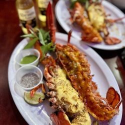 Mama Lau va Oc - fresh grilled lobster with melted cheese & chili