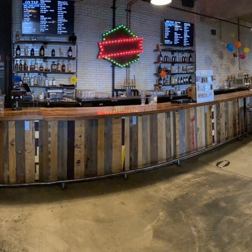 Old Bakery Beer - Pano of bar - Breweries Near Me - Alton, Illinois Old Bakery Beer - Pano of bar - Breweries Near Me - Alton, Illinois