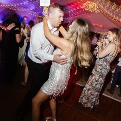 TSG Weddings - Newlyweds on the dance floor!