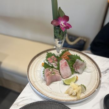 Veekoo - Sashimi Deluxe - Asian Fusion Near Me - Bryn Mawr, Pennsylvania Veekoo - Sashimi Deluxe - Asian Fusion Near Me - Bryn Mawr, Pennsylvania