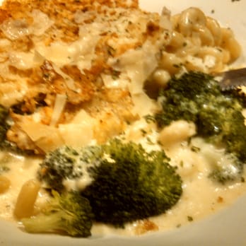 Red Lobster - Parmesan-Crusted Chicken Alfredo - Seafood Near Me - Union, New Jersey