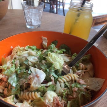 Woyton - Salat an Maracuja-Schorle - Coffee & Tea Near Me - Cologne, NW