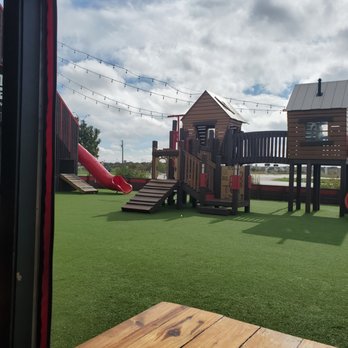 Hat Creek Burger Company - Burgers Near Me - Round Rock, Texas