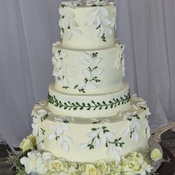 Graul's Market - Wedding cake  5/17/25