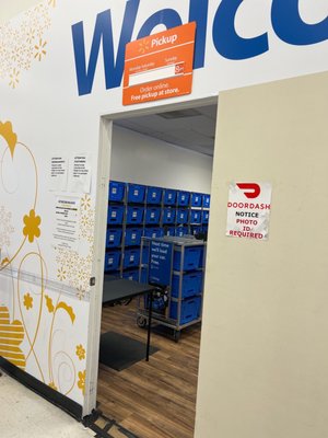 WALMART - Updated March 2025 - 44 Photos & 189 Reviews - 4625 Redwood