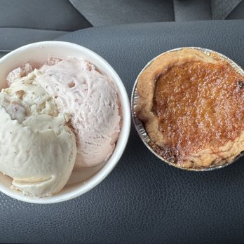 Creamy Cone Cafe - pecan pie and creamy strawberry, honey pie - Coffee & Tea Near Me - Seattle, Washington