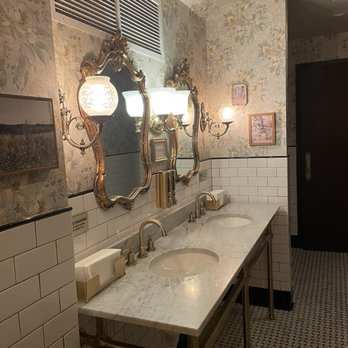 Olio e Più - Bathroom - Pizza Near Me - Washington, DC, District of Columbia