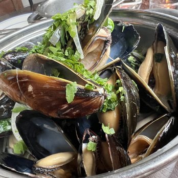 Lyon Hall - Brasseries Near Me - Arlington, Virginia Lyon Hall - Brasseries Near Me - Arlington, Virginia