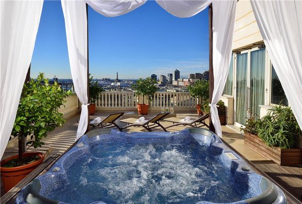 Grand Hotel Savoia by null