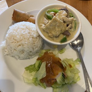 Simply Thai - Green curry lunch special including side salad, spring roll and daily soup - Thai Near Me - Newark, California Simply Thai - Green curry lunch special including side salad, spring roll and daily soup - Thai Near Me - Newark, California