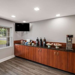 Americas Best Value Inn Farmington - NY CoffeeStation