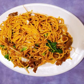 Panda Garden - a plate of noodles with meat and broccoli - Chinese Near Me - Williamsburg, Massachusetts Panda Garden - a plate of noodles with meat and broccoli - Chinese Near Me - Williamsburg, Massachusetts