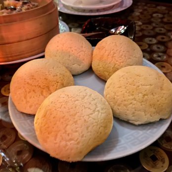 Mott 32 - Crispy Sugar Coated BBQ Iberico Pork Bun - Chinese Near Me - Las Vegas, Nevada Mott 32 - Crispy Sugar Coated BBQ Iberico Pork Bun - Chinese Near Me - Las Vegas, Nevada