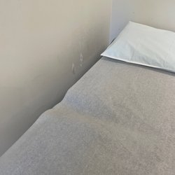 Warren Clinic Urgent Care - Unsanitary