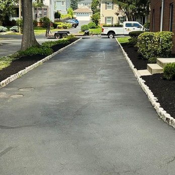 ApeX Facility Xpert’s - Yearly Mulch Installation - Landscaping Near Me