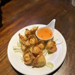 Pho Thai - crab rangoon ($10)