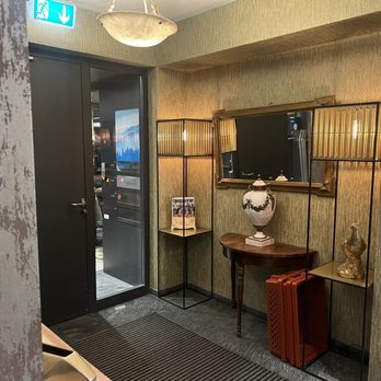 Townhouse - Entrance - Hotels Near Me - Zürich, ZH