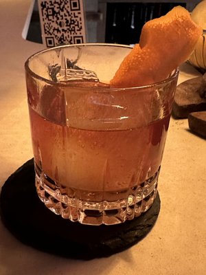 Honeycomb Hi-Fi Listening Bar by null