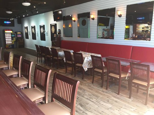 Bulls Eye Sports Pub by null
