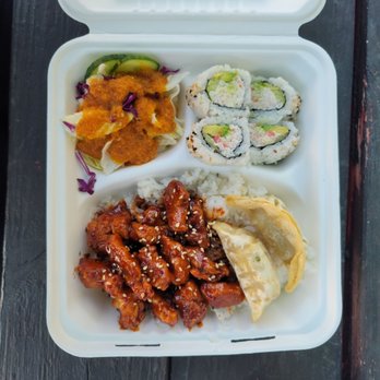 Dawa Sushi - Erin's Bento - Food Trucks Near Me - Austin, Texas