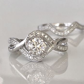 The Diamond Connection - Bridal - Jewelry Near Me - Kenosha, Wisconsin