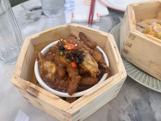1983 Chinese Cuisine Restaurant by null