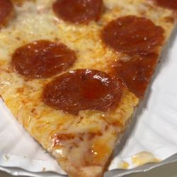 user provided Niki's Pizza photo