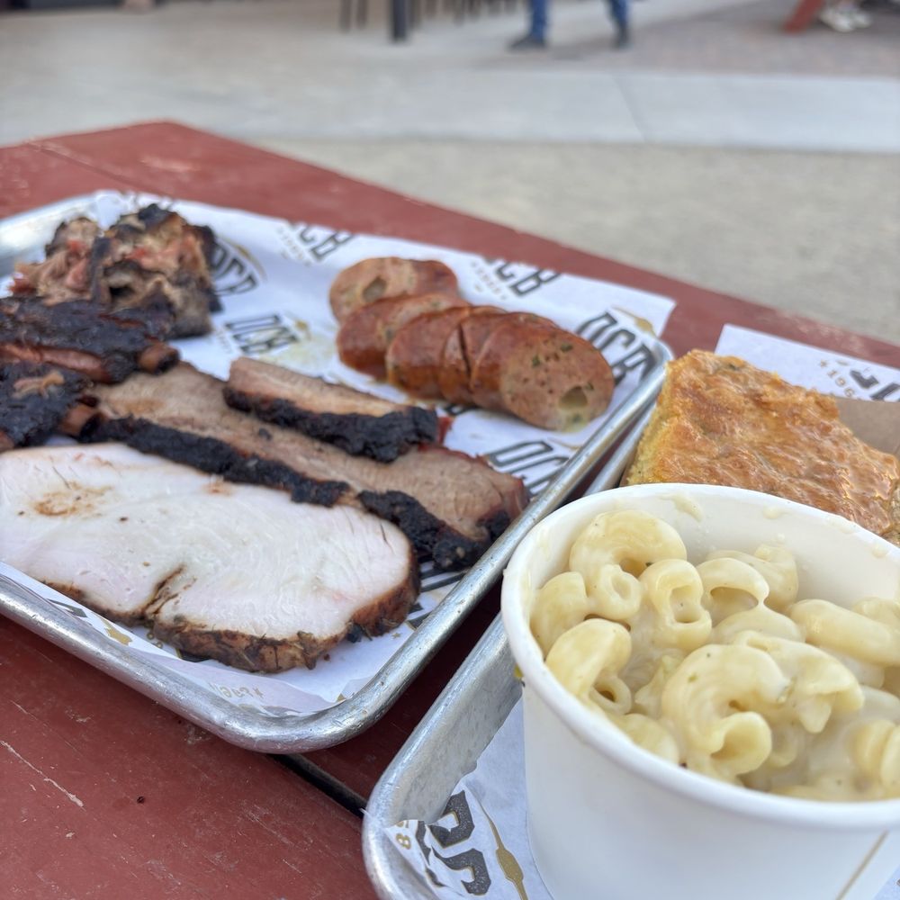 Meat Sampler with Mac & Cheese